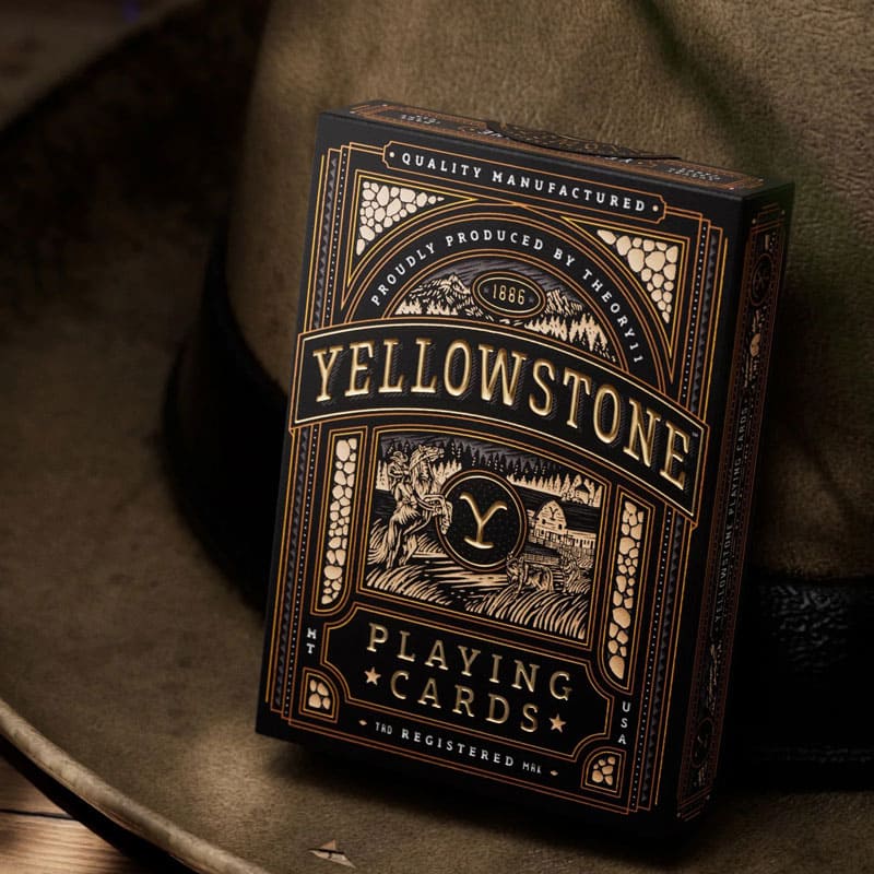 Baralho Yellowstone 3 Unidades - Mercado de Luxo - O Maior E-Commerce de Bens, Produtos e Serviços de Luxo do Brasil.