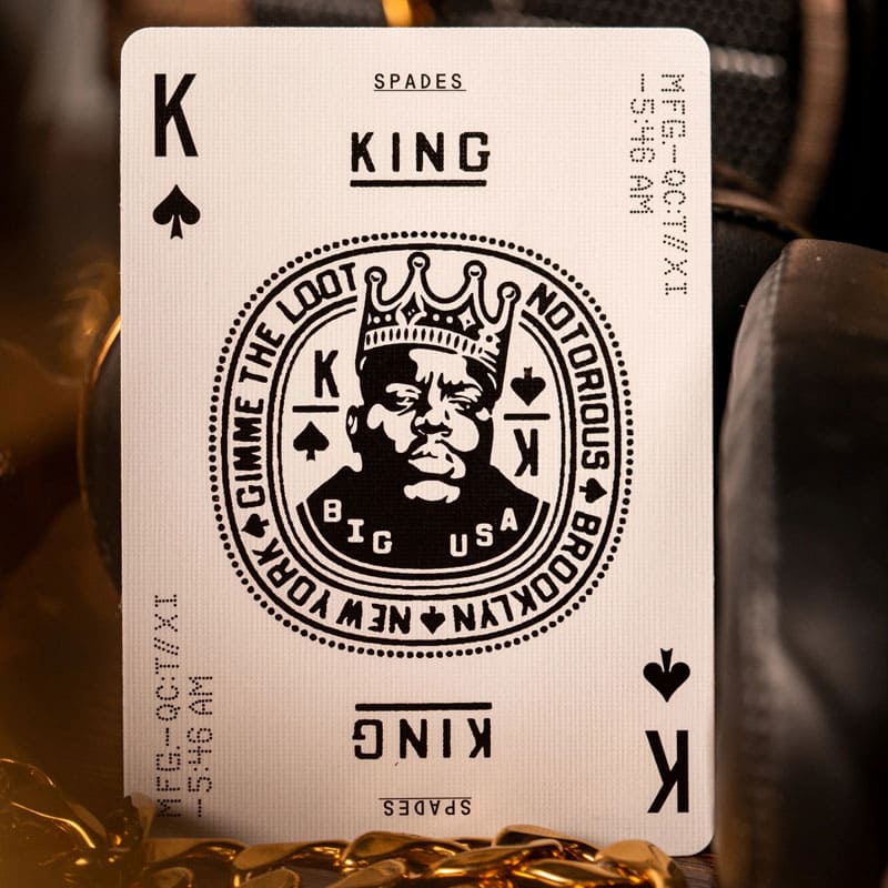 Baralho Notorious B.I.G The King Forever 3 Unidades - Mercado de Luxo - O Maior E-Commerce de Bens, Produtos e Serviços de Luxo do Brasil.
