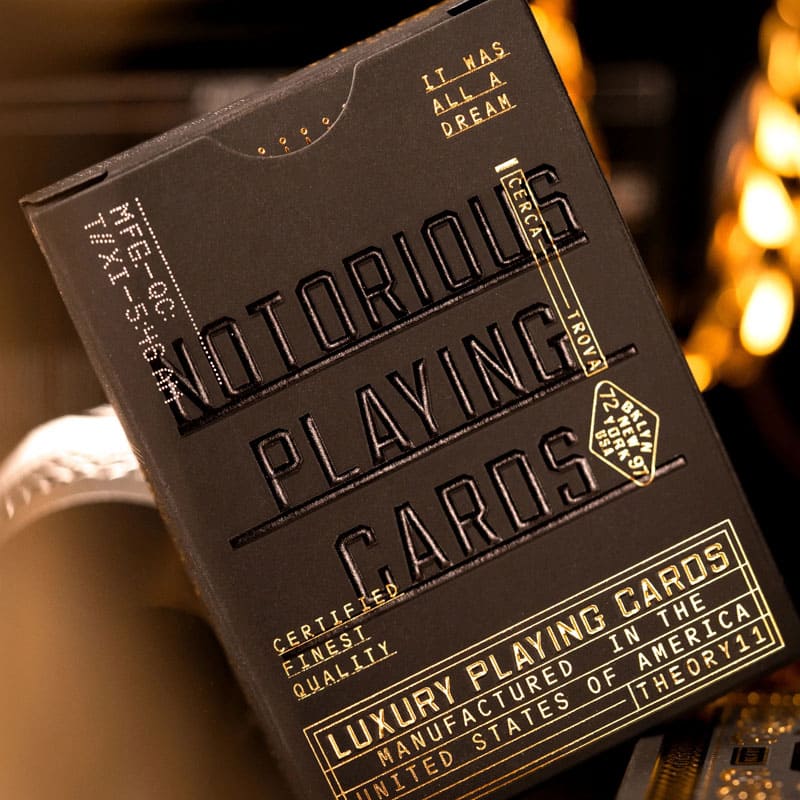 Baralho Notorious B.I.G The King Forever 3 Unidades - Mercado de Luxo - O Maior E-Commerce de Bens, Produtos e Serviços de Luxo do Brasil.