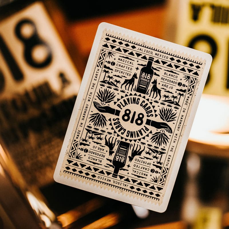 Baralho 818 Tequila Edição Limitada 3 Unidades - Mercado de Luxo - O Maior E-Commerce de Bens, Produtos e Serviços de Luxo do Brasil.