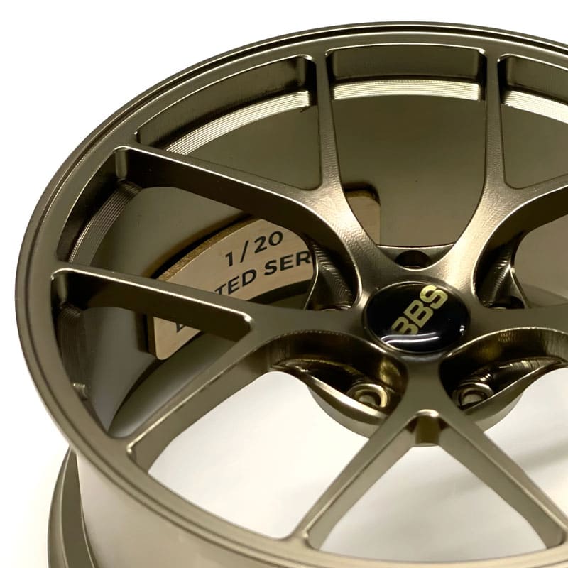 Mini Roda em Alumínio BBS RI-D Edição Limitada - Golden - Mercado de Luxo - O Maior E-Commerce de Bens, Produtos e Serviços de Luxo do Brasil.