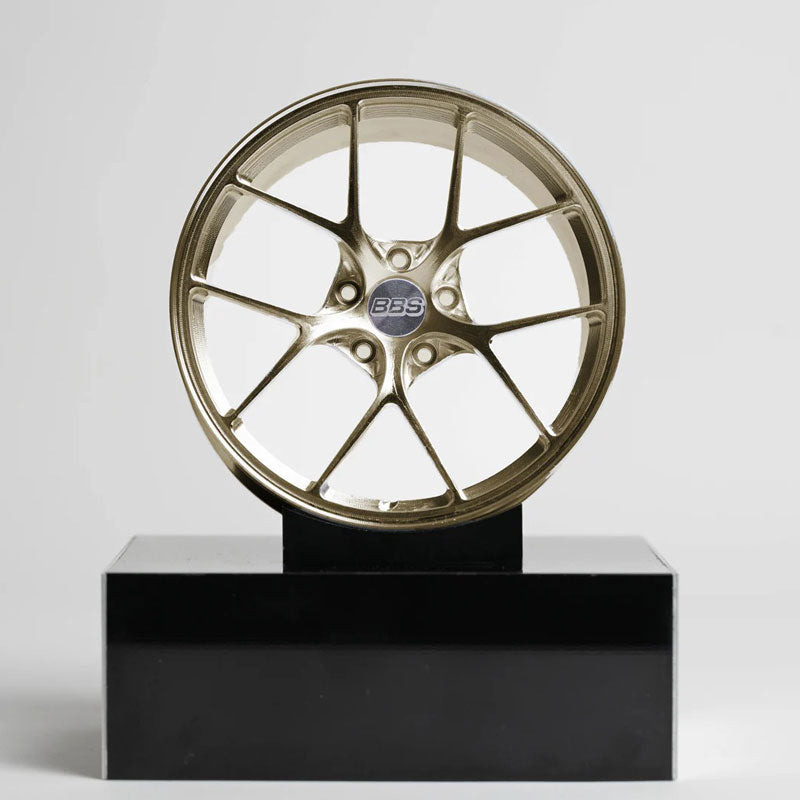 Mini Roda em Alumínio BBS RI-D Edição Limitada - Golden - Mercado de Luxo - O Maior E-Commerce de Bens, Produtos e Serviços de Luxo do Brasil.