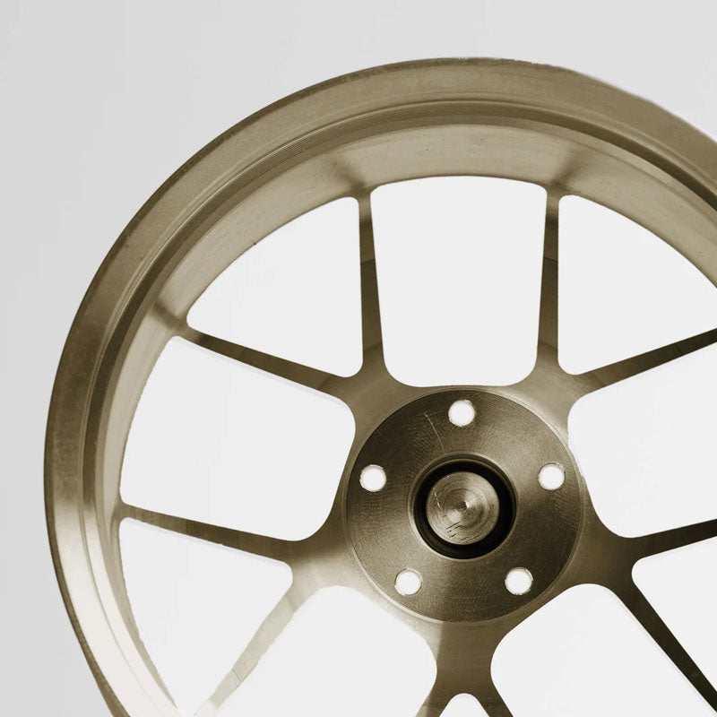 Mini Roda em Alumínio BBS RI-D Edição Limitada - Golden - Mercado de Luxo - O Maior E-Commerce de Bens, Produtos e Serviços de Luxo do Brasil.