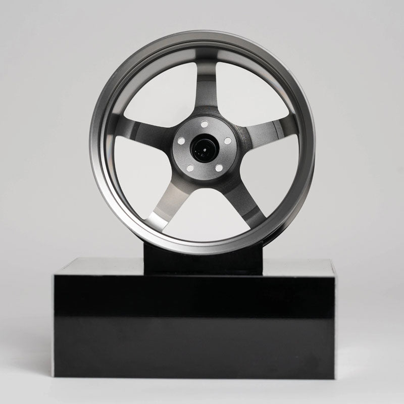 Mini Roda em Alumínio ADVAN GT Platinum Grey - Mercado de Luxo - O Maior E-Commerce de Bens, Produtos e Serviços de Luxo do Brasil.