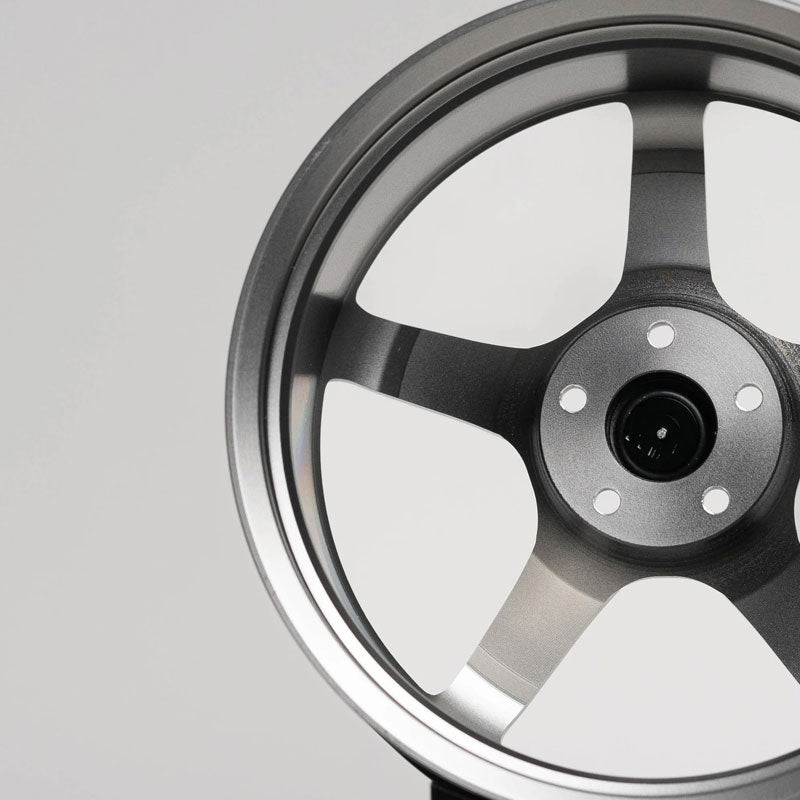 Mini Roda em Alumínio ADVAN GT Platinum Grey - Mercado de Luxo - O Maior E-Commerce de Bens, Produtos e Serviços de Luxo do Brasil.