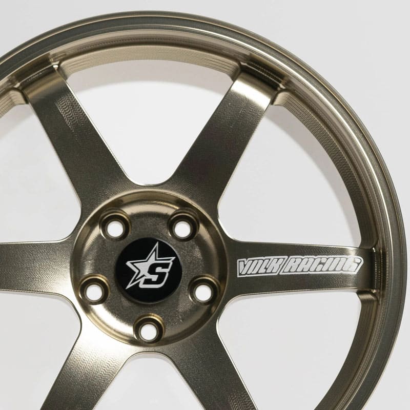 Mini Roda em Alumínio TE37 Gold Edition - Mercado de Luxo - O Maior E-Commerce de Bens, Produtos e Serviços de Luxo do Brasil.