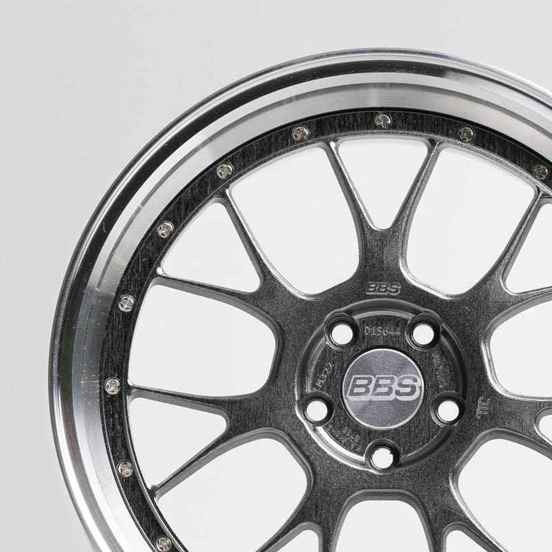 Mini Roda em Alumínio BBS LM-R Platinum Grey - Mercado de Luxo - O Maior E-Commerce de Bens, Produtos e Serviços de Luxo do Brasil.