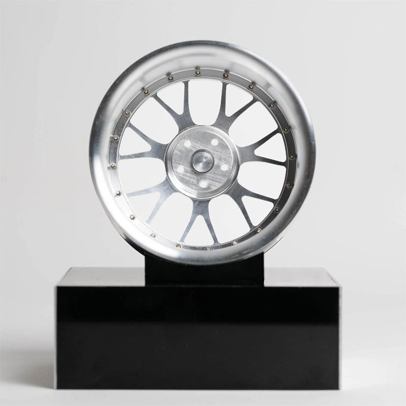 Mini Roda em Alumínio BBS LM-R Diamond Silver - Mercado de Luxo - O Maior E-Commerce de Bens, Produtos e Serviços de Luxo do Brasil.