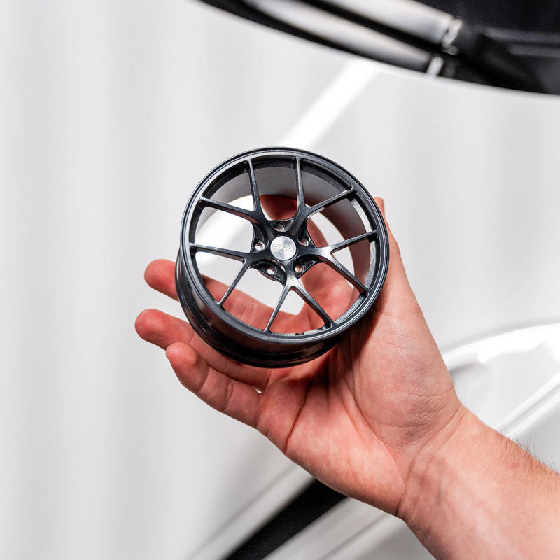 Mini Roda em Alumínio BBS RI-D Satin Grey - Mercado de Luxo - O Maior E-Commerce de Bens, Produtos e Serviços de Luxo do Brasil.