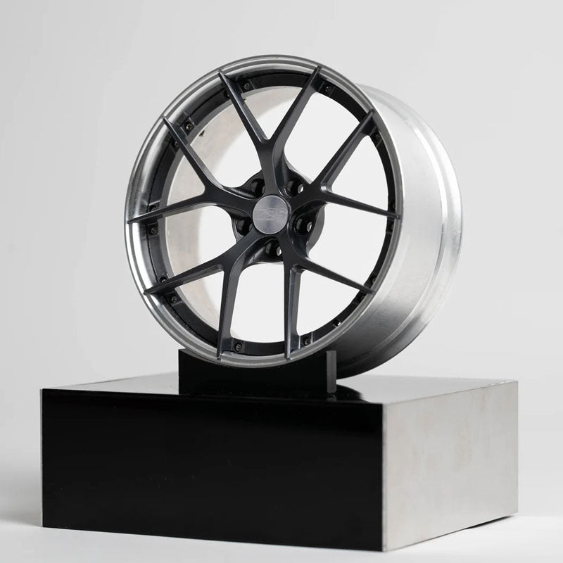 Mini Roda em Alumínio BBS RI-S Platinum Grey - Mercado de Luxo - O Maior E-Commerce de Bens, Produtos e Serviços de Luxo do Brasil.