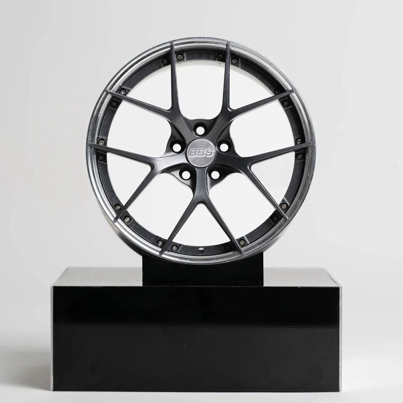 Mini Roda em Alumínio BBS RI-S Platinum Grey - Mercado de Luxo - O Maior E-Commerce de Bens, Produtos e Serviços de Luxo do Brasil.