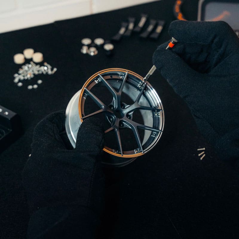 Mini Roda em Alumínio BBS RI-S Platinum Grey - Mercado de Luxo - O Maior E-Commerce de Bens, Produtos e Serviços de Luxo do Brasil.