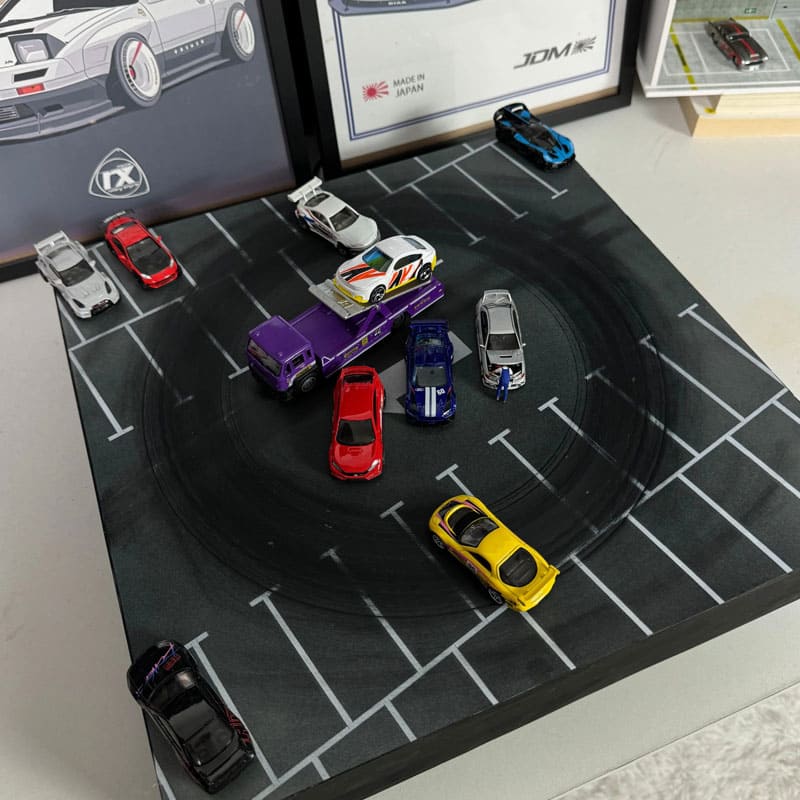 Quadro Driftpads Móvel para Qualquer Carro Escala 1:64 - Mercado de Luxo - O Maior E-Commerce de Bens, Produtos e Serviços de Luxo do Brasil.