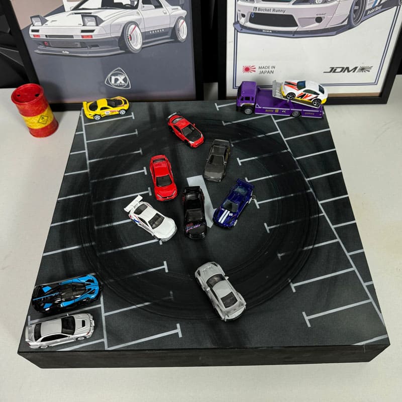 Quadro Driftpads Móvel para Qualquer Carro Escala 1:64 - Mercado de Luxo - O Maior E-Commerce de Bens, Produtos e Serviços de Luxo do Brasil.