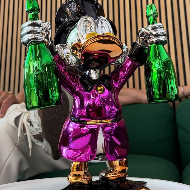 Tio Patinhas Edição Limitada Billionaire Duck DomP - Vermelho - Mercado de Luxo - O Maior E-Commerce de Bens, Produtos e Serviços de Luxo do Brasil.