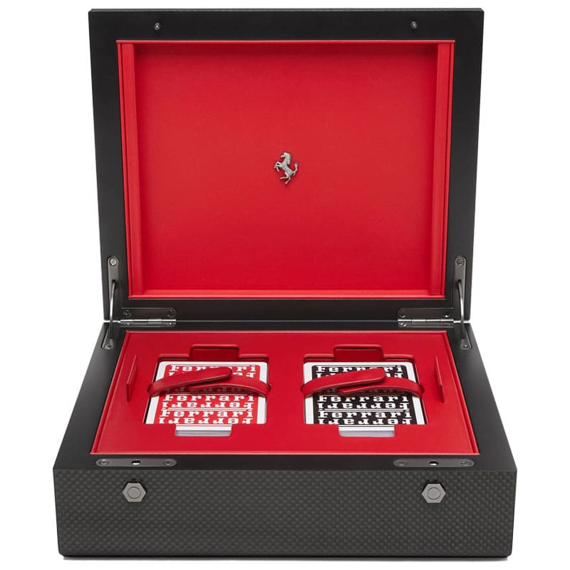 Baralho Oficial da Ferrari 2 unidades - Mercado de Luxo - O Maior E-Commerce de Bens, Produtos e Serviços de Luxo do Brasil.