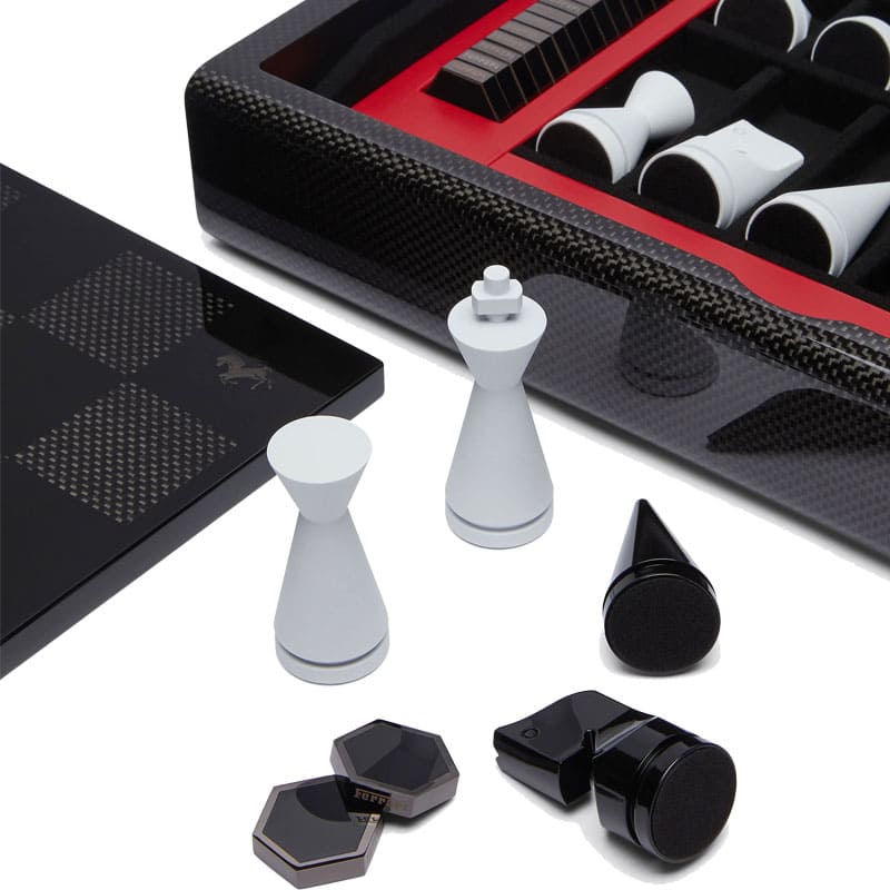 Jogo de Xadrez Oficial da Ferrari - Mercado de Luxo - O Maior E-Commerce de Bens, Produtos e Serviços de Luxo do Brasil.