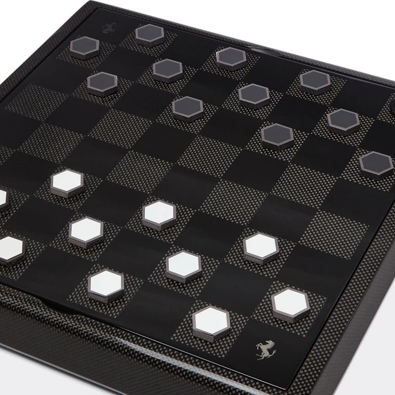 Jogo de Xadrez Oficial da Ferrari - Mercado de Luxo - O Maior E-Commerce de Bens, Produtos e Serviços de Luxo do Brasil.