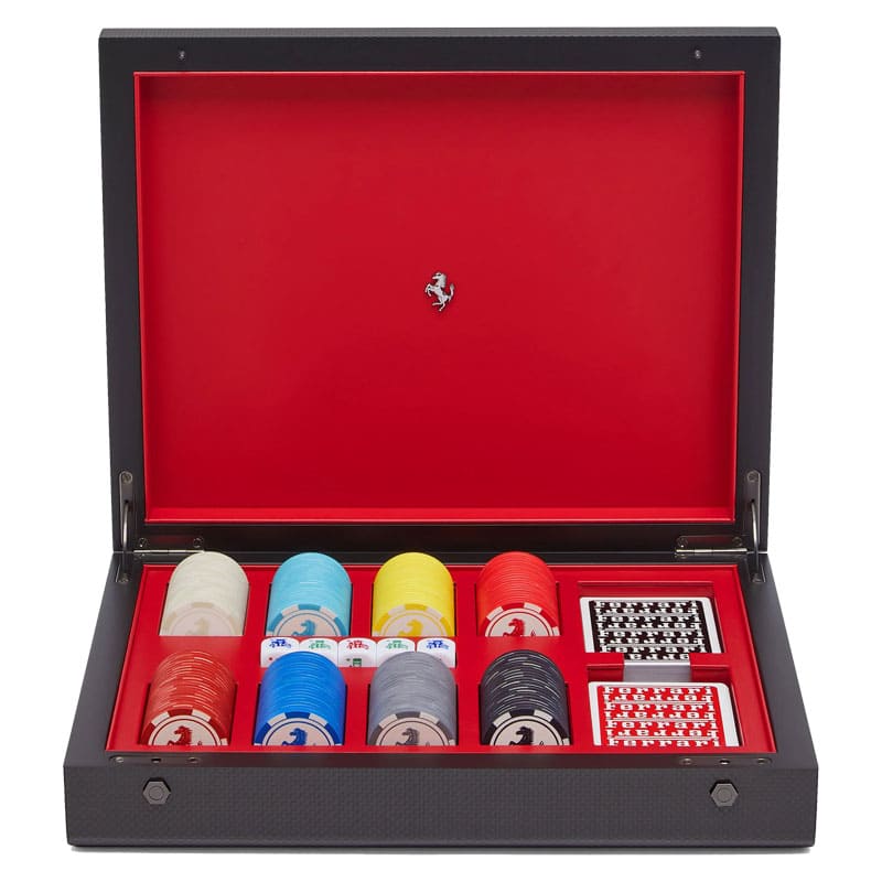 Jogo de Poker em Madeira e Fibra de Carbono Oficial da Ferrari - Mercado de Luxo - O Maior E-Commerce de Bens, Produtos e Serviços de Luxo do Brasil.