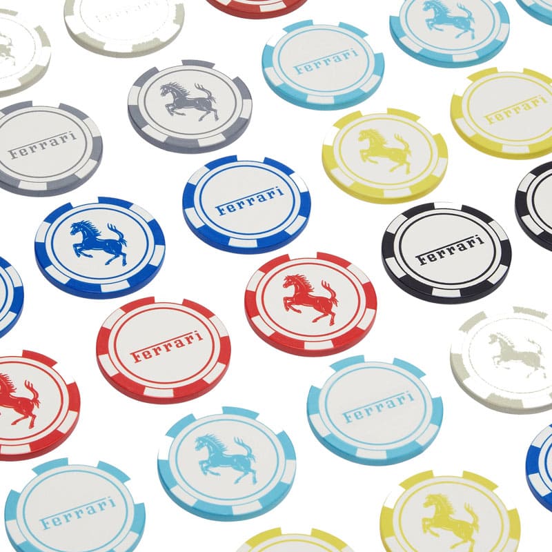 Jogo de Poker em Madeira e Fibra de Carbono Oficial da Ferrari - Mercado de Luxo - O Maior E-Commerce de Bens, Produtos e Serviços de Luxo do Brasil.
