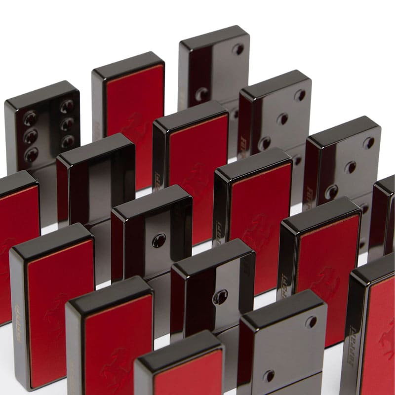 Jogo de Dominó Oficial da Ferrari - Mercado de Luxo - O Maior E-Commerce de Bens, Produtos e Serviços de Luxo do Brasil.