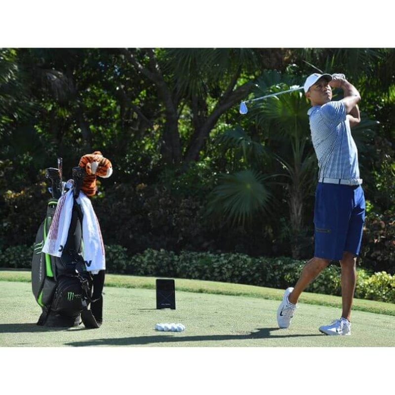 Monitor de Lançamento Swing Golf - Mercado de Luxo - O Maior E-Commerce de Bens, Produtos e Serviços de Luxo do Brasil.