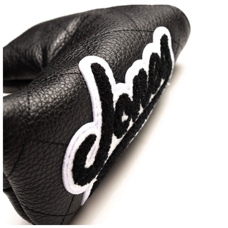 Headcover Script Jones Patch Blade Putter - Mercado de Luxo - O Maior E-Commerce de Bens, Produtos e Serviços de Luxo do Brasil.