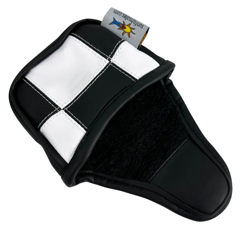 Headcover Black and White Checkered Stitched Mallet Putter With Magnetic Closure - Mercado de Luxo - O Maior E-Commerce de Bens, Produtos e Serviços de Luxo do Brasil.