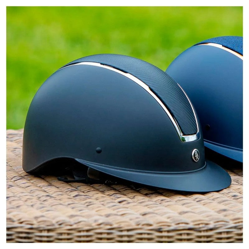 Capacete Omega - Mercado de Luxo - O Maior E-Commerce de Bens, Produtos e Serviços de Luxo do Brasil.