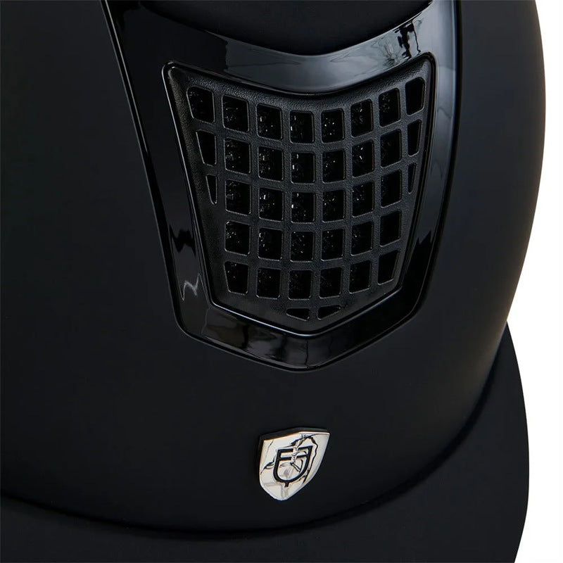 Capacete Modello Eclipse Plain Matt Rowel Fitting - Mercado de Luxo - O Maior E-Commerce de Bens, Produtos e Serviços de Luxo do Brasil.