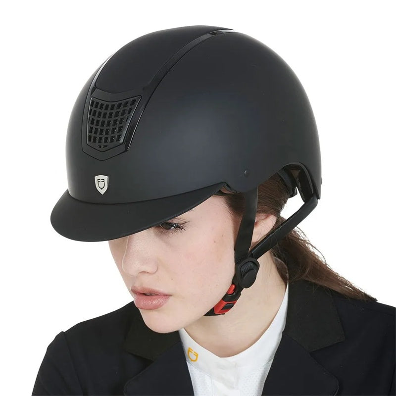 Capacete Modello Eclipse Plain Matt Rowel Fitting - Mercado de Luxo - O Maior E-Commerce de Bens, Produtos e Serviços de Luxo do Brasil.