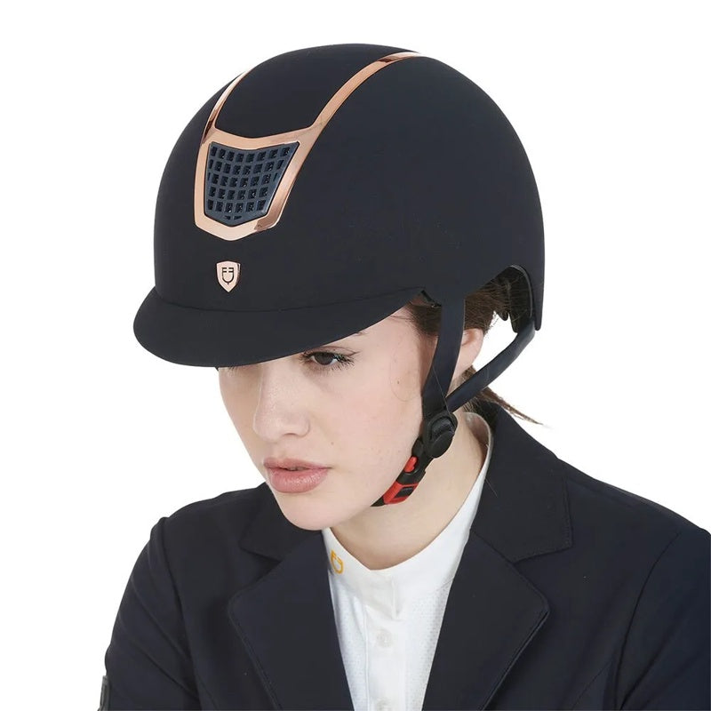 Capacete Eclipse Plain Velvet (3 Padding) - Mercado de Luxo - O Maior E-Commerce de Bens, Produtos e Serviços de Luxo do Brasil.