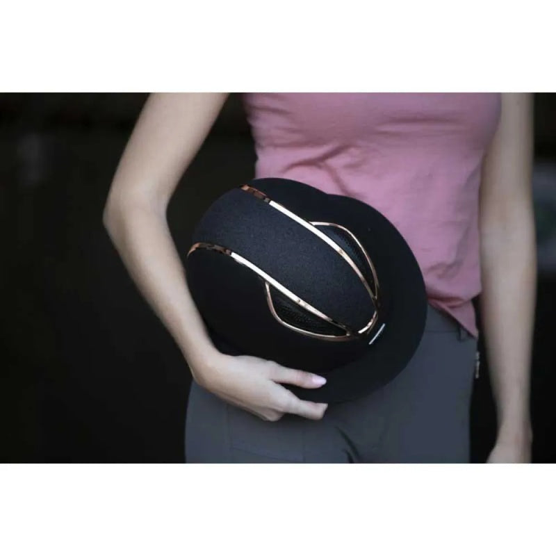 Capacete Artemis - Mercado de Luxo - O Maior E-Commerce de Bens, Produtos e Serviços de Luxo do Brasil.