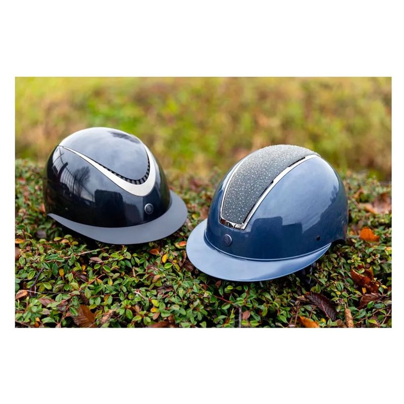 Capacete Riding Theta Plus Glossy - Mercado de Luxo - O Maior E-Commerce de Bens, Produtos e Serviços de Luxo do Brasil.
