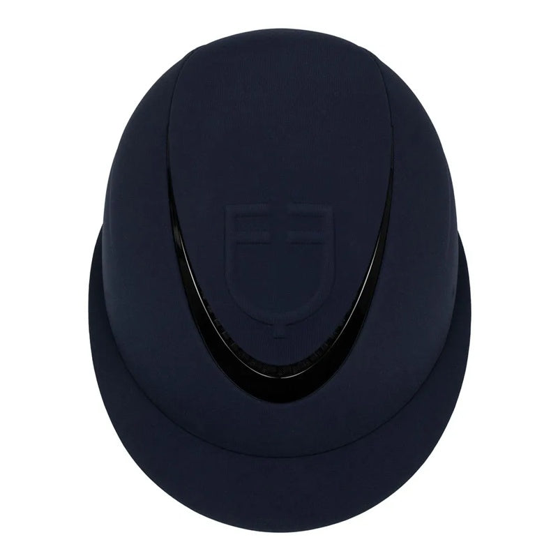 Capacete feminino com viseira larga e logotipo em relevo - Mercado de Luxo - O Maior E-Commerce de Bens, Produtos e Serviços de Luxo do Brasil.