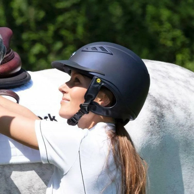 Capacete EQ3 Lynx Smoth - Mercado de Luxo - O Maior E-Commerce de Bens, Produtos e Serviços de Luxo do Brasil.