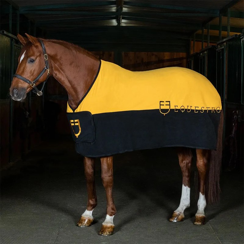 Manta polar para cavalo Munster - Mercado de Luxo - O Maior E-Commerce de Bens, Produtos e Serviços de Luxo do Brasil.
