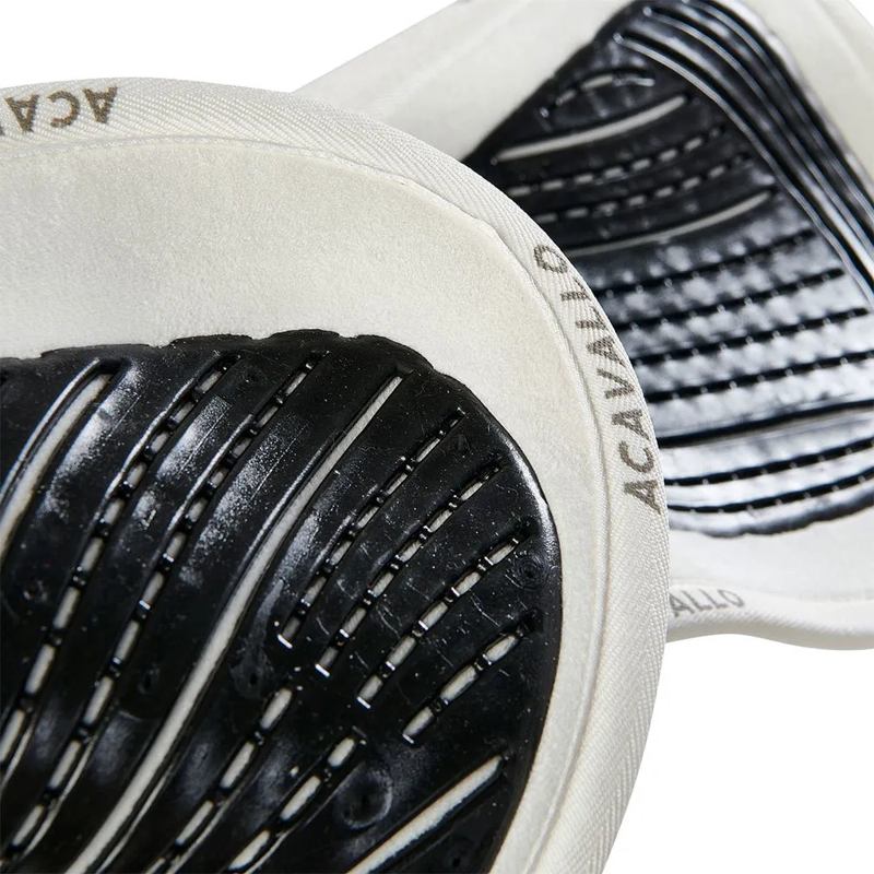 Meia almofada de sela SP JCCS CW-CS Gel Grip twin sided suede - Mercado de Luxo - O Maior E-Commerce de Bens, Produtos e Serviços de Luxo do Brasil.