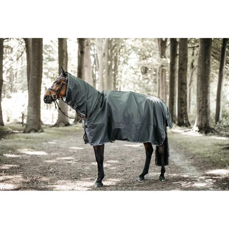 Manta de chuva para cavalos Hurricane - Mercado de Luxo - O Maior E-Commerce de Bens, Produtos e Serviços de Luxo do Brasil.