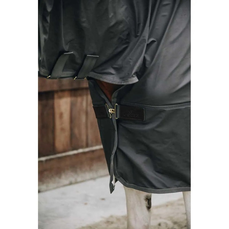 Manta de chuva para cavalos Hurricane - Mercado de Luxo - O Maior E-Commerce de Bens, Produtos e Serviços de Luxo do Brasil.