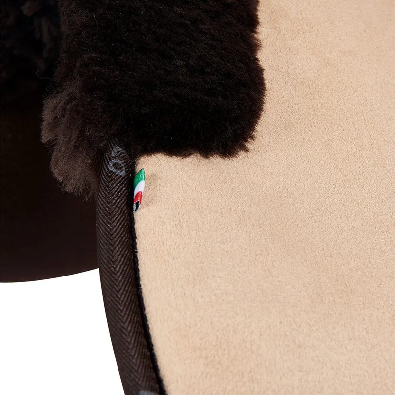 Meia almofada de sela MF-S JCCS-S CW-CS suede cut-out sheepskin - Mercado de Luxo - O Maior E-Commerce de Bens, Produtos e Serviços de Luxo do Brasil.