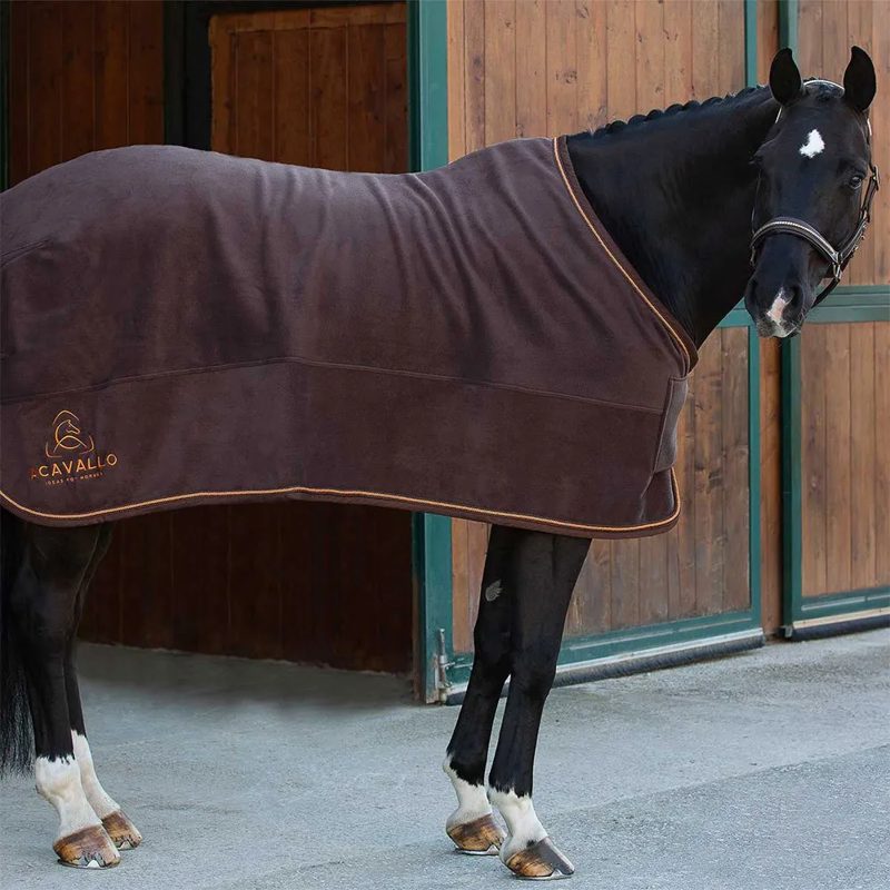 Cobertor de estábulo Fleece - Mercado de Luxo - O Maior E-Commerce de Bens, Produtos e Serviços de Luxo do Brasil.