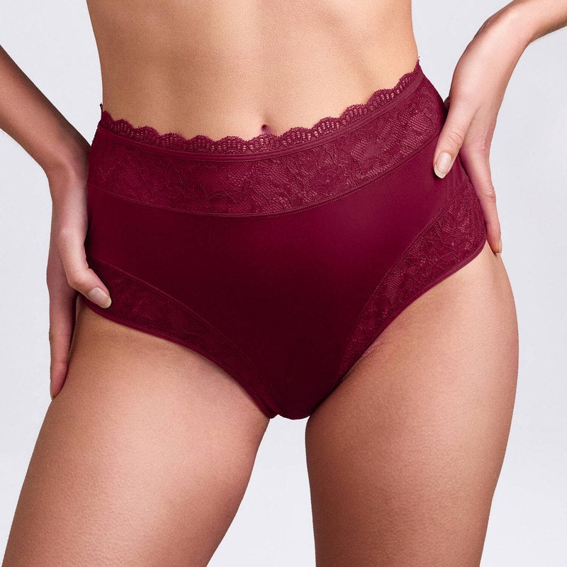 Calcinha cintura alta Carita Cabernet Red Lace