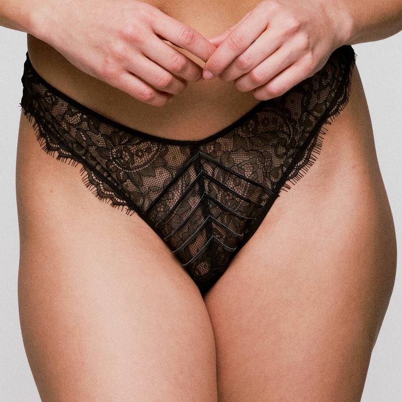 Calcinha Fio Dental Chaika de Renda