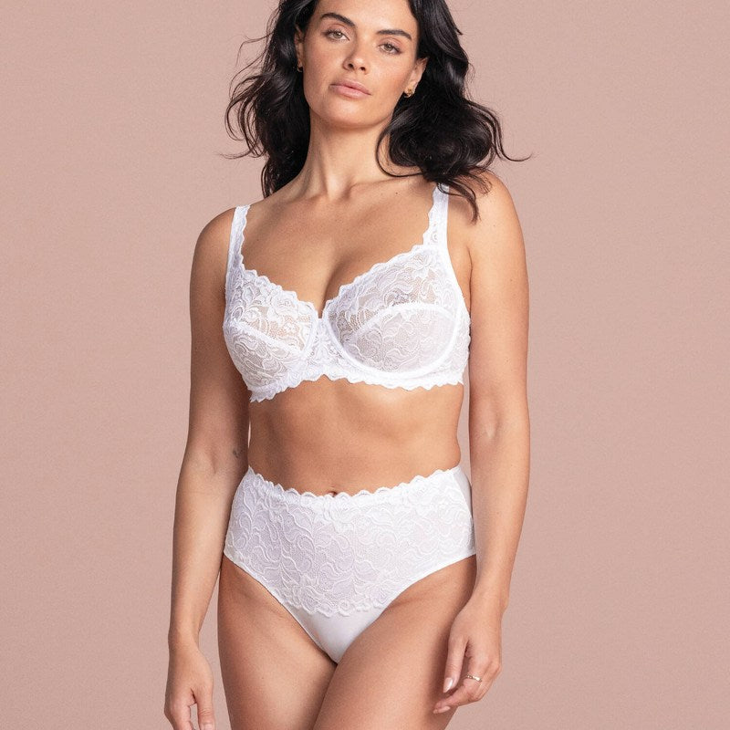 Calcinha de Renda para controle de barriga Eglantine