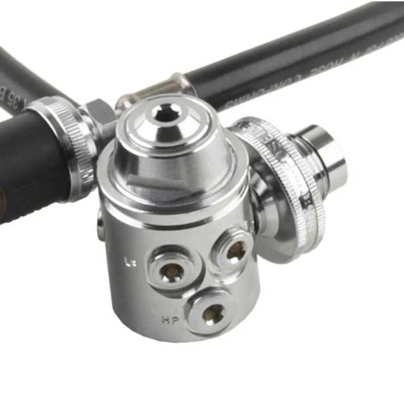 Conjunto de regulador de mergulho Cyklon 5000 DIN - Mercado de Luxo - O Maior E-Commerce de Bens, Produtos e Serviços de Luxo do Brasil.
