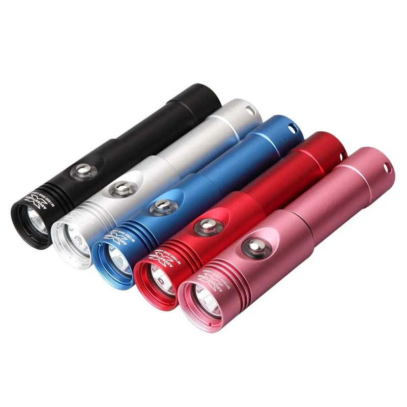 Lanterna LED Scuba Diving Spot 1500 Lumens - Mercado de Luxo - O Maior E-Commerce de Bens, Produtos e Serviços de Luxo do Brasil.
