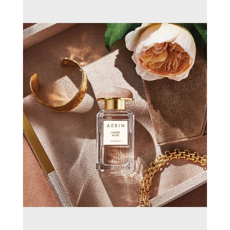 Perfume Amber Musk 100ml Eau De Parfum - Mercado de Luxo - O Maior E-Commerce de Bens, Produtos e Serviços de Luxo do Brasil.