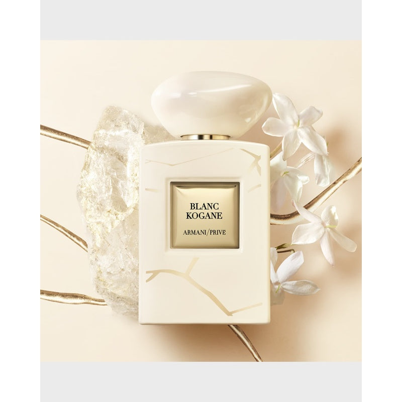 Perfume Armani/Privé Blanc Kogane 100ml Eau De Parfum - Mercado de Luxo - O Maior E-Commerce de Bens, Produtos e Serviços de Luxo do Brasil.