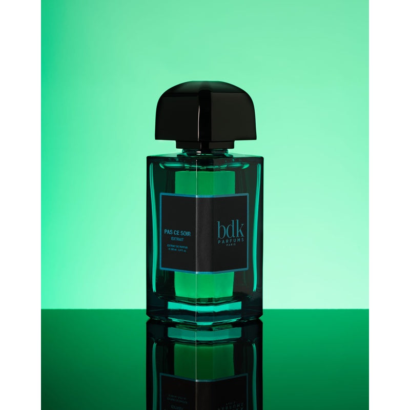 Perfume Pas ce Soir100ml Extrait "Pure" Parfum - Mercado de Luxo - O Maior E-Commerce de Bens, Produtos e Serviços de Luxo do Brasil.